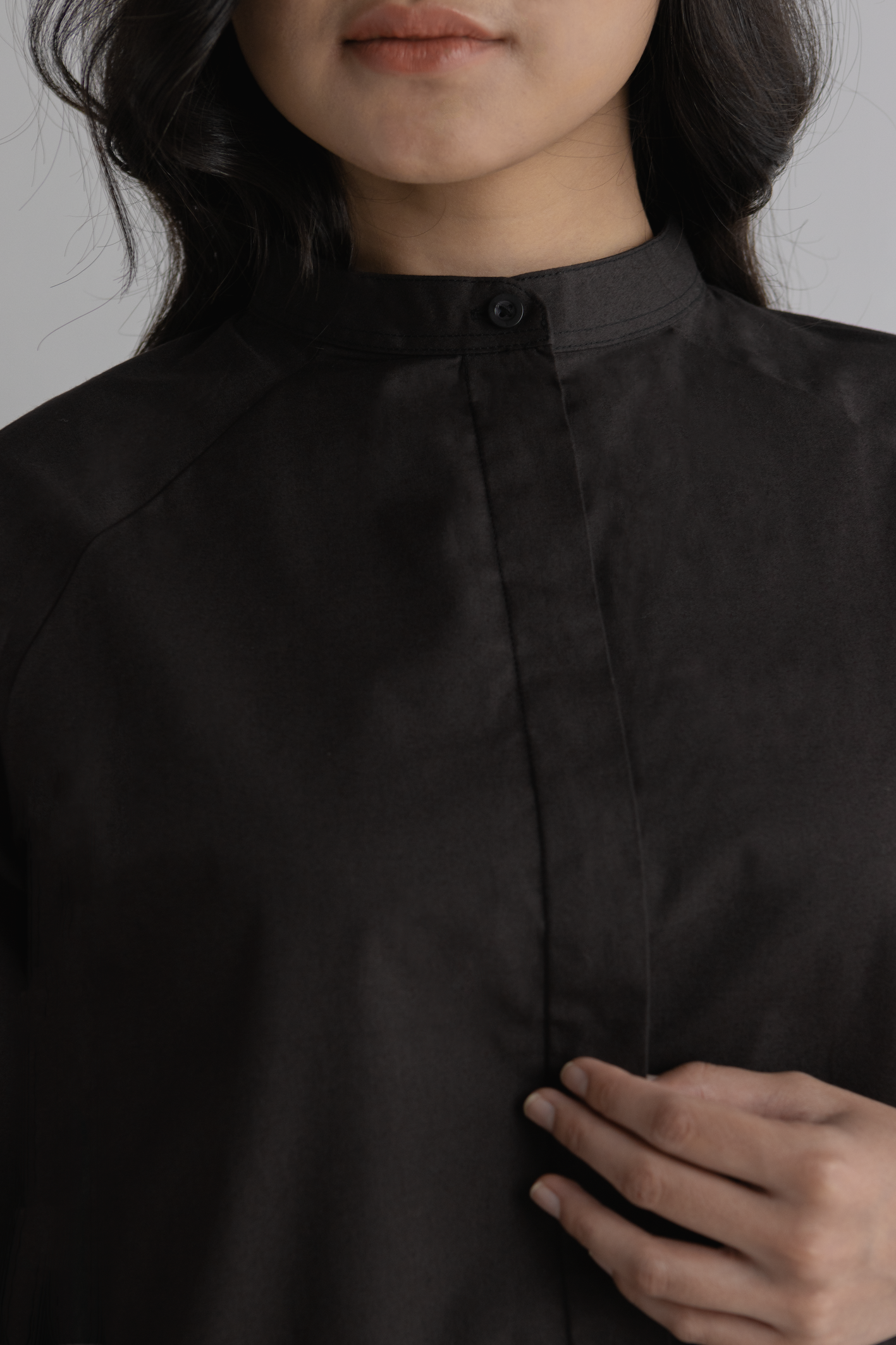 puff sleeve cropped shirt - charcoal