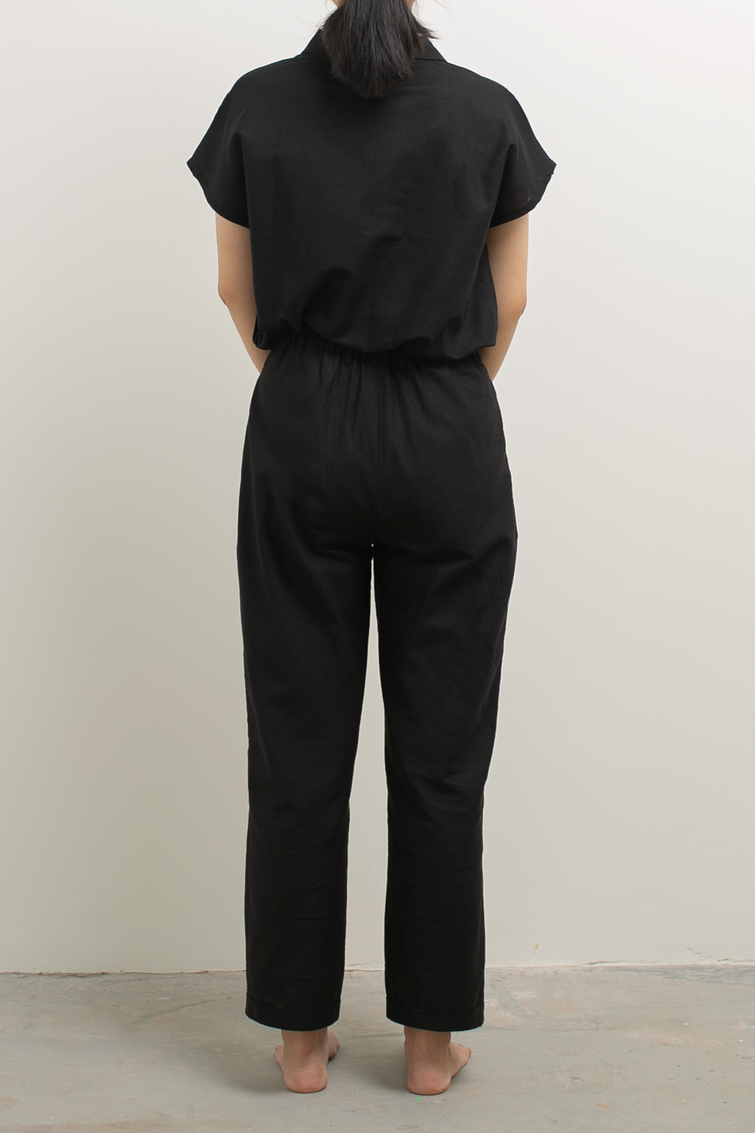 linen v-collar top - black
